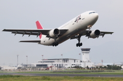 JAL A300-600R 出雲から飛び立つ