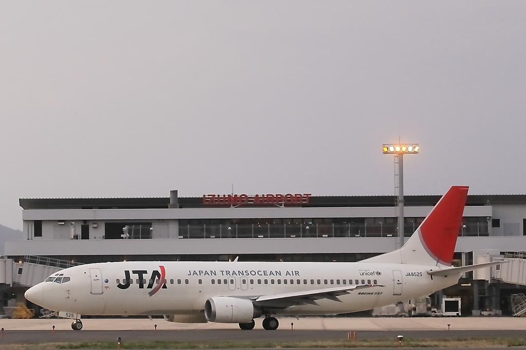 JTA B737-400と出雲空港