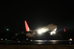 JAL B737-800 飛び立つ