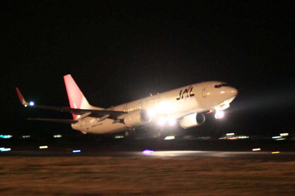 JAL B737-800 夜間飛行の始まり