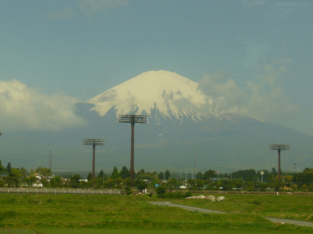 田舎道からの富士山
