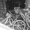 廃墟の自転車