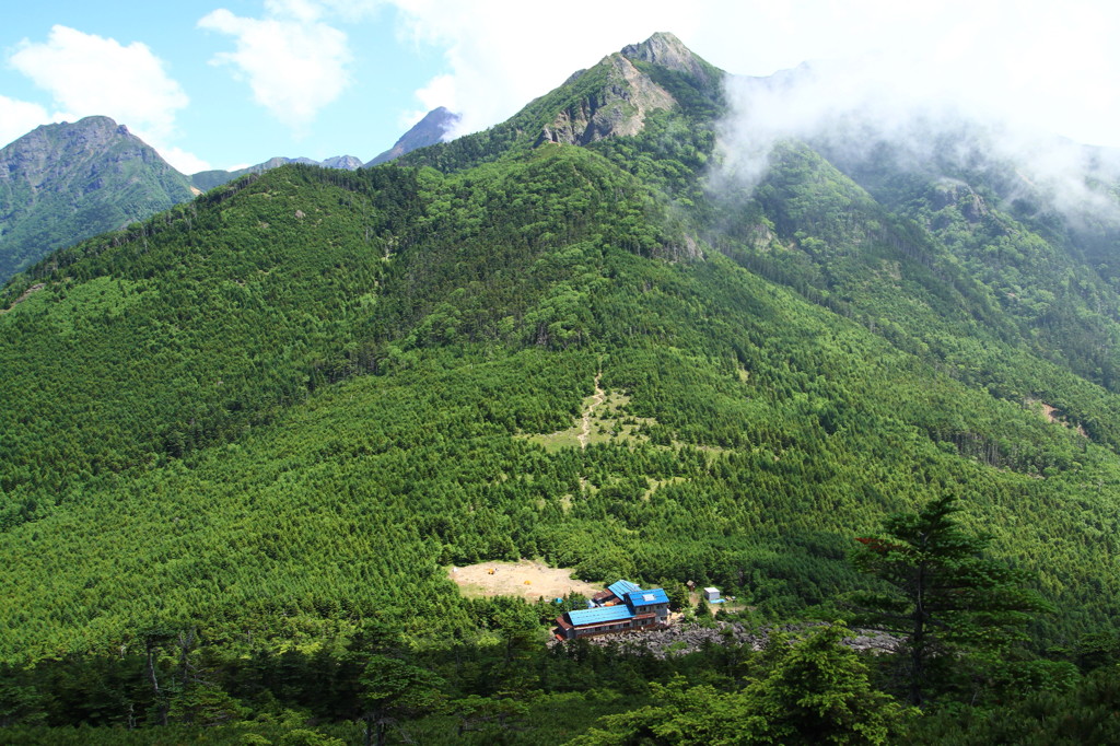 山小屋のある風景　－遠い飲み屋ー