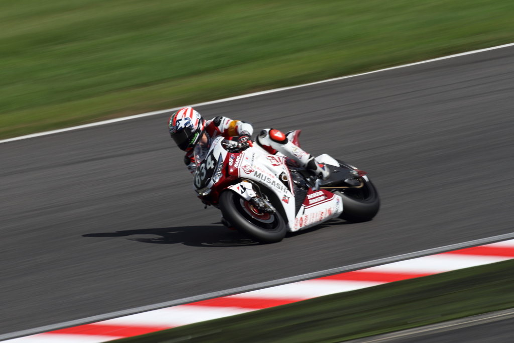Nicky approaching turn 2
