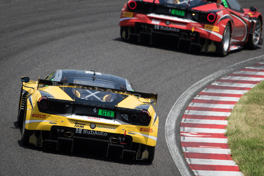 SUPERCAR  RACING