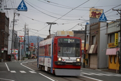 路面電車とシューズランドカトウ