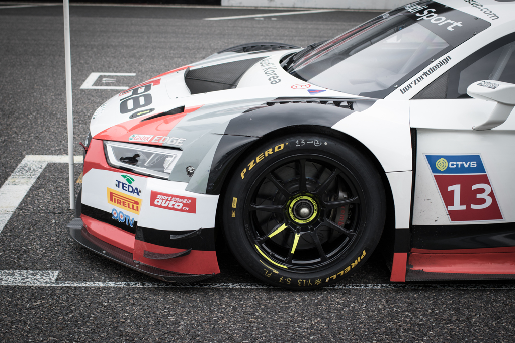 AUDI R8 LMS