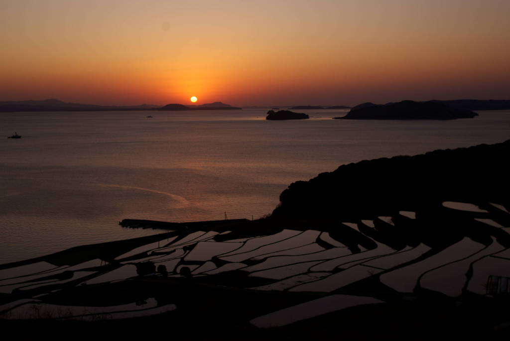 福島町の棚田の夕日