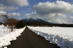 ご案内します・・・大山まで。