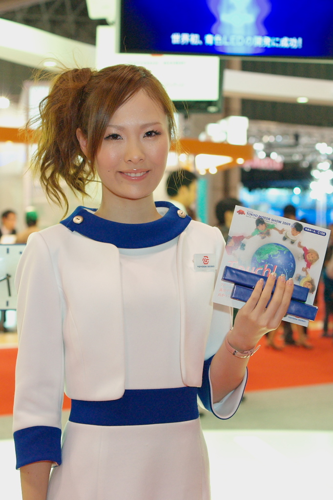 東京モーターショー2009-37　倉持さゆさん