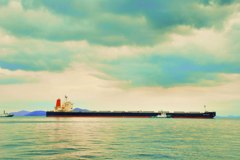 Cargo boat  X  Tugboat