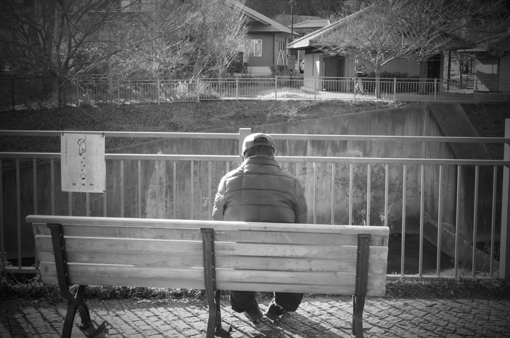 男の背中