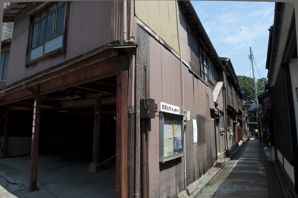 ひがし茶屋街路地