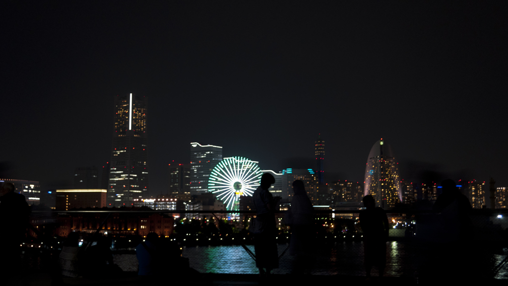 花火を待つ街