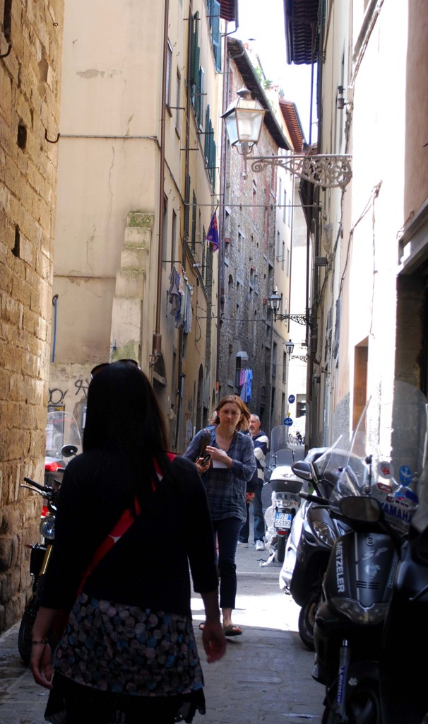 Florence_in_a_street
