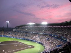 坊ちゃんスタジアムの夕暮れ