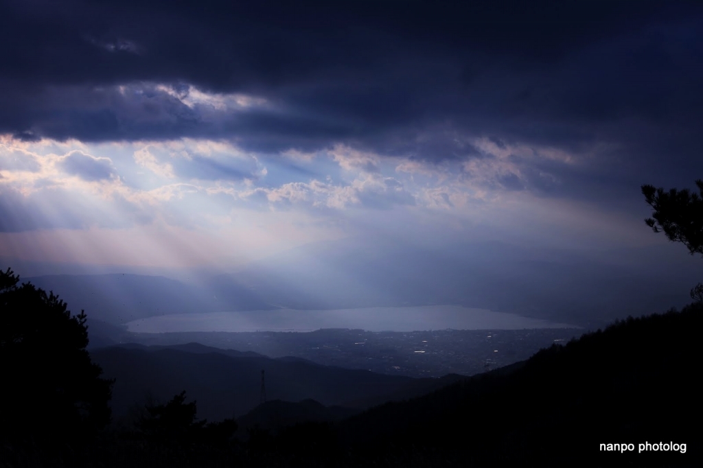 諏訪湖の神秘