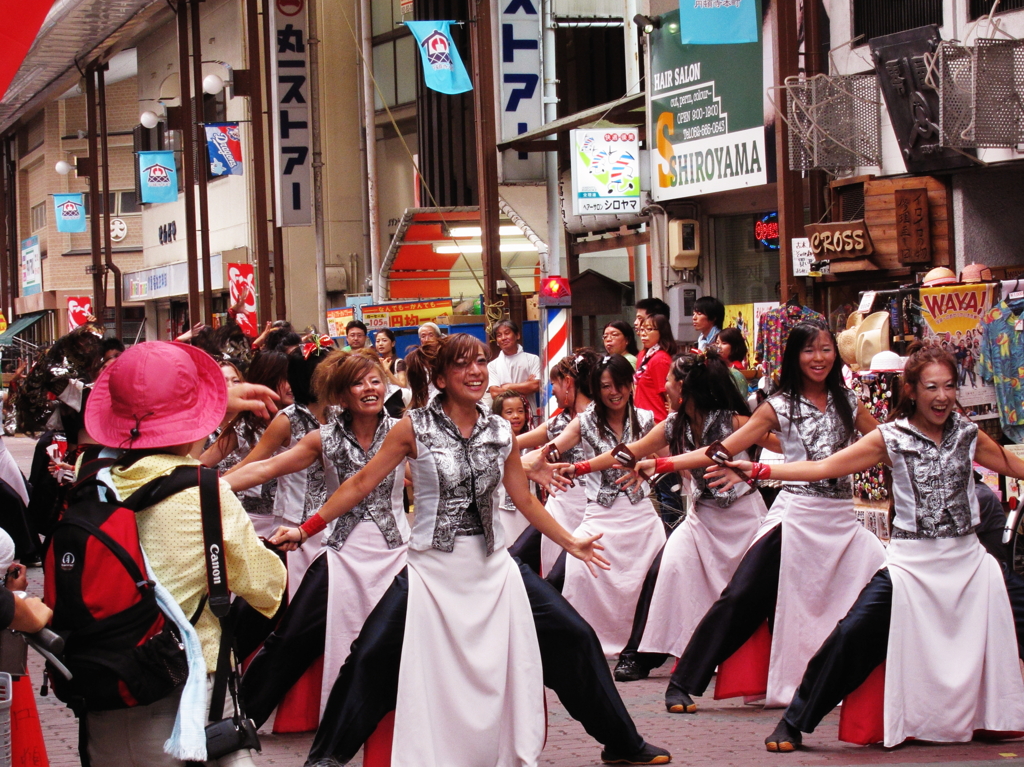 にっぽんど真ん中祭り