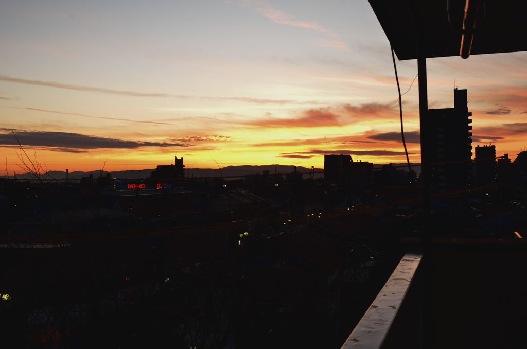 燃えた夕闇の空