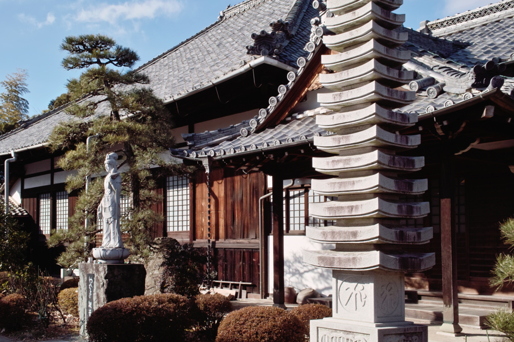 常満寺椿の常満寺本堂