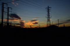 送電線と夕焼け
