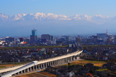 北陸新幹線と立山連峰　②