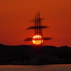 夕陽がマストに串刺し　③