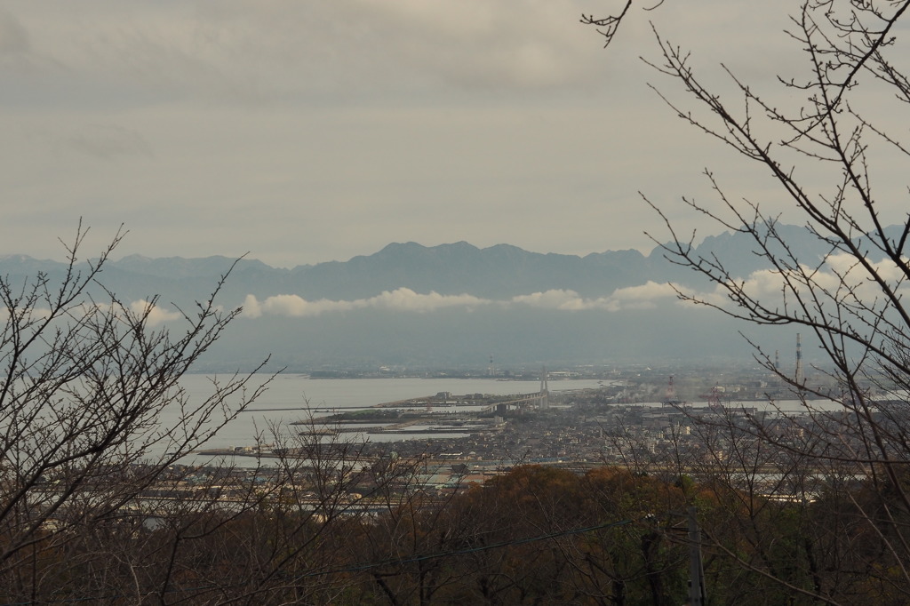 二上山から見る立山　③