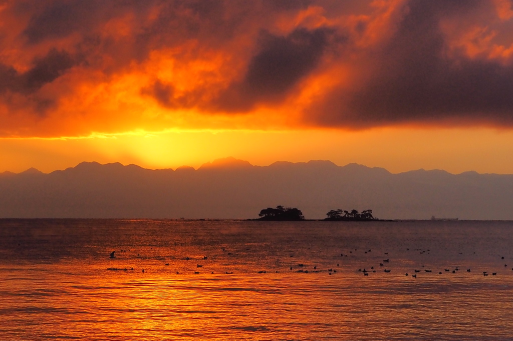 虻が島日の出　①