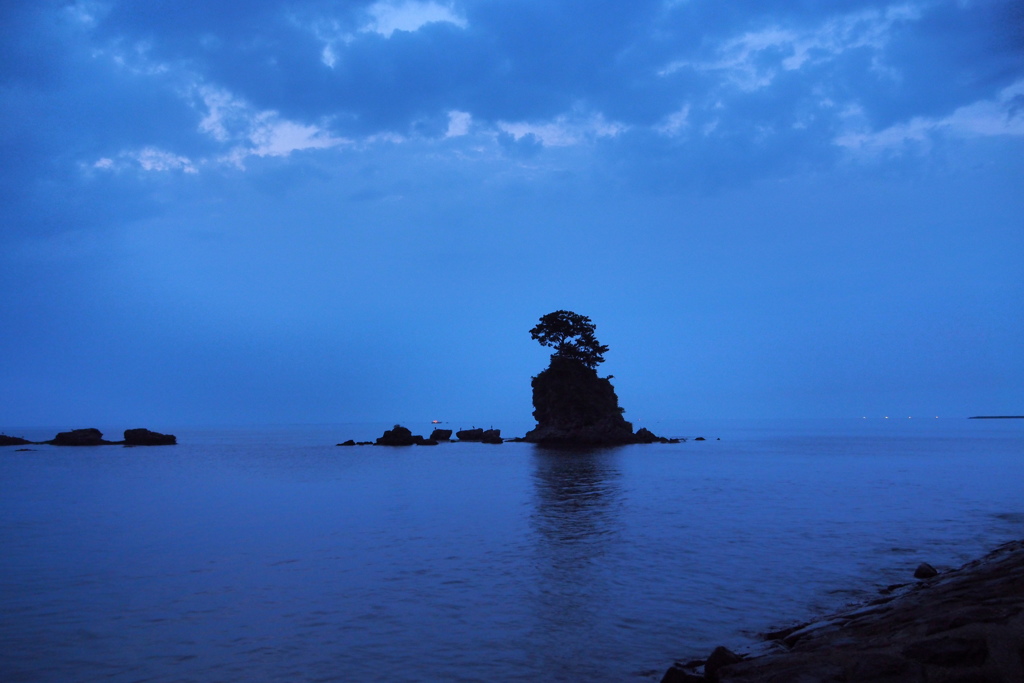 三色雨晴　①