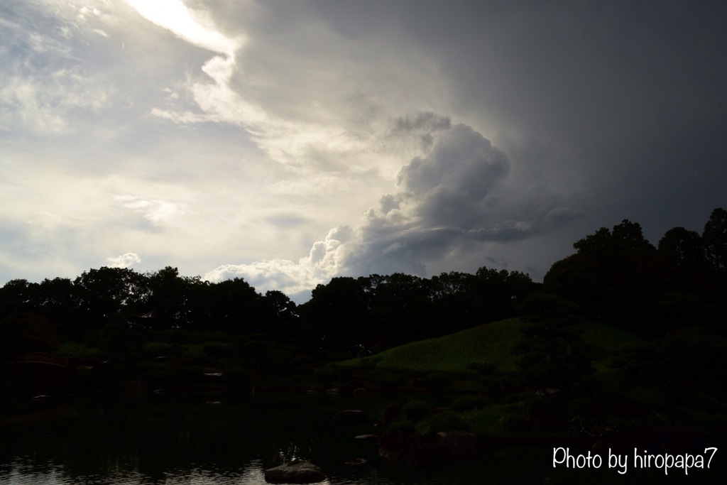 雨宿りの空