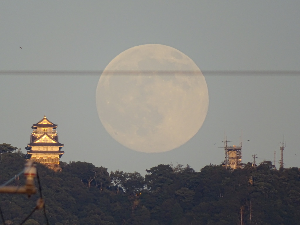 岐阜城と月