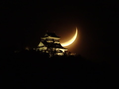 月と城