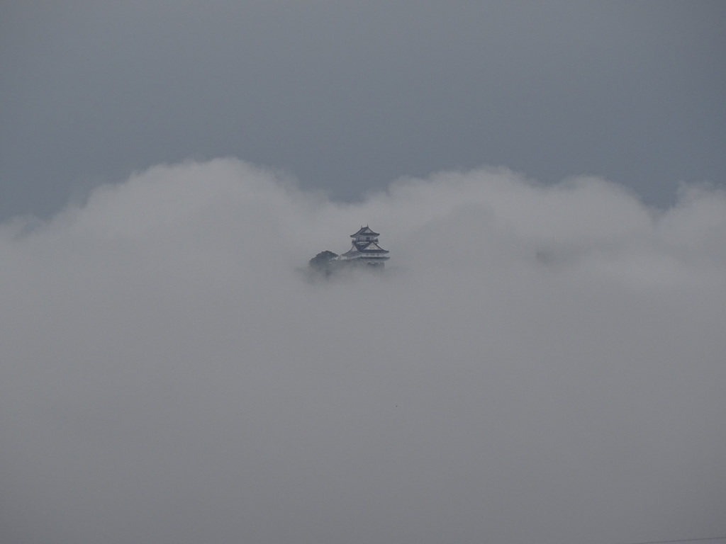 雲上の城