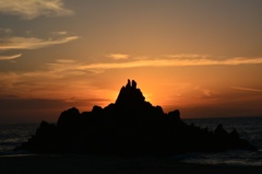 夕日の似合う岩