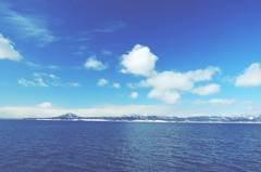 冬の海なのに夏の空