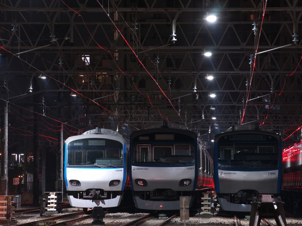 相鉄　夜の厚木操車場
