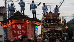 佐倉の秋祭り　山車のすれちがい