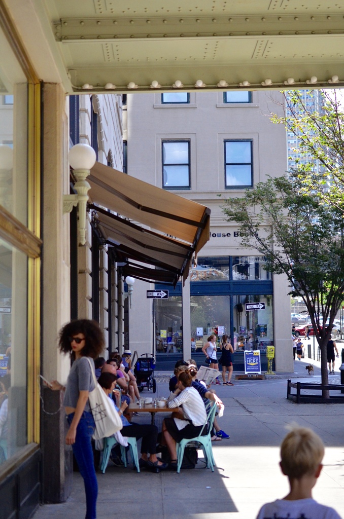 Brooklyn 書店の前