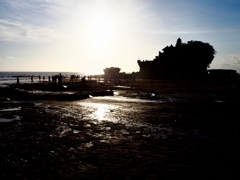 Bali Tanah Lot寺院の夕暮れ