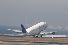 ドリームリフター離陸