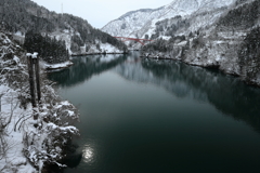 庄川の冬景色