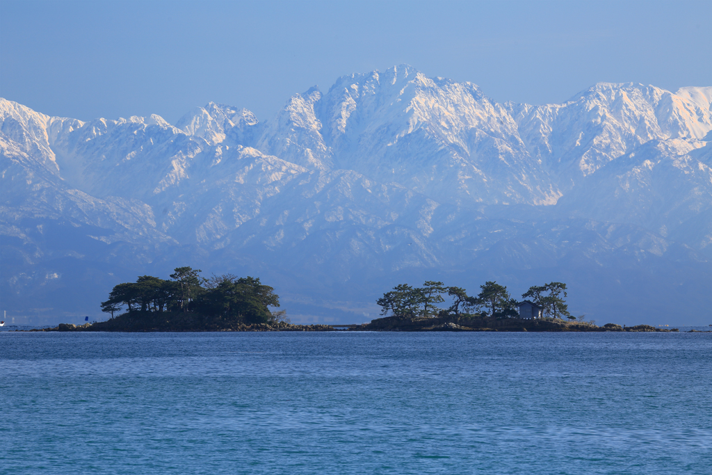 虻が島と剱岳