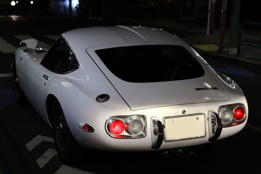2000GT on the road