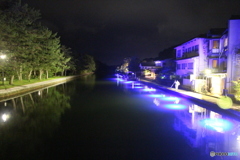 夏の夜の運河