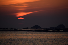 太陽が溶けてゆく