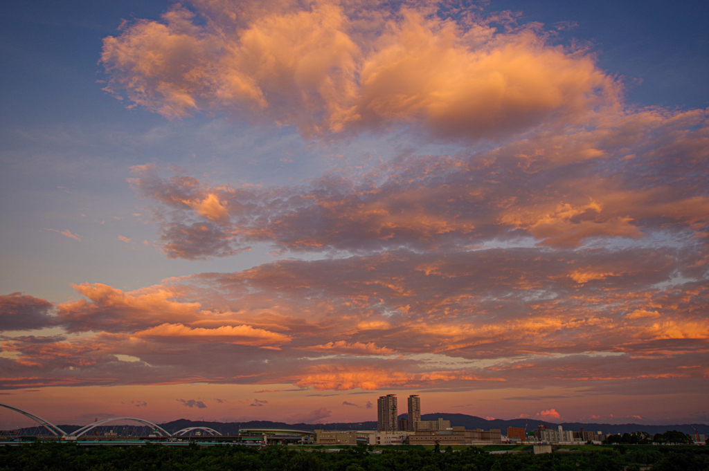 夏空　夕焼け雲