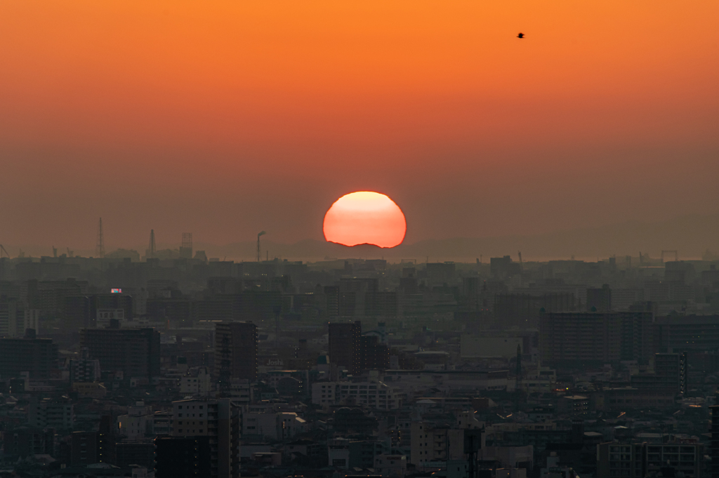大阪湾に日が沈む　3