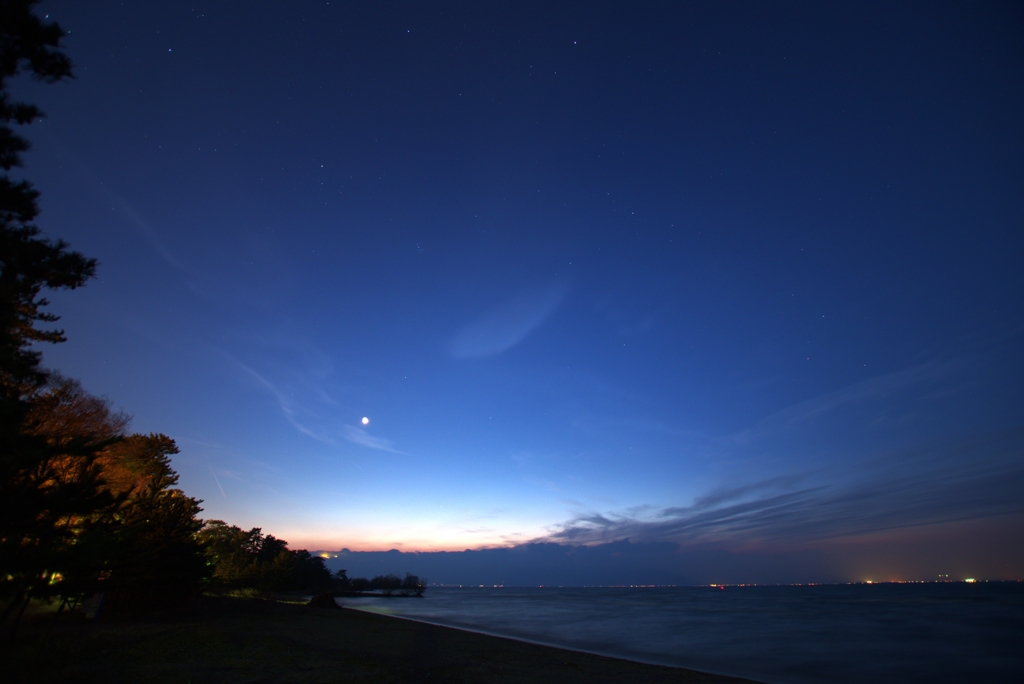 琵琶湖　夜の始まり