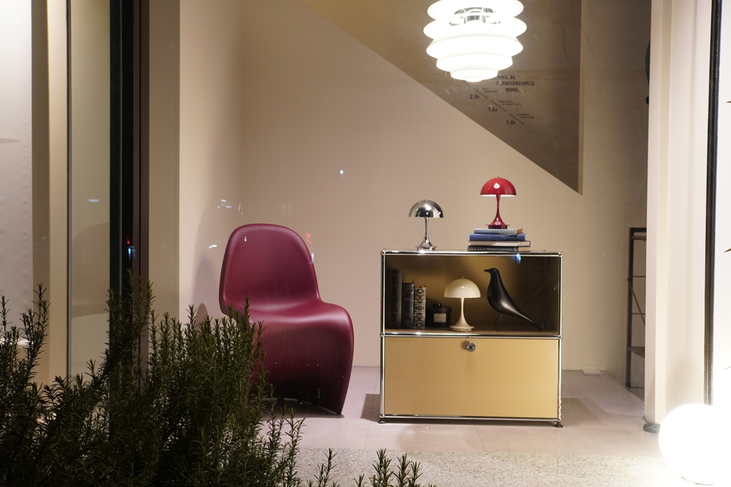 ご近所のモールにて(手持ち夜景モード）